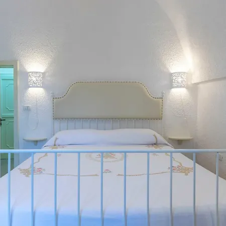 Andrew's - Luisanna Willa Torre Pali