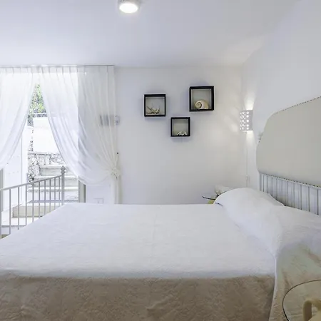 Andrew's - Luisanna Villa Torre Pali