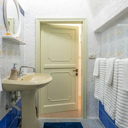 Andrew's - Luisanna Villa
